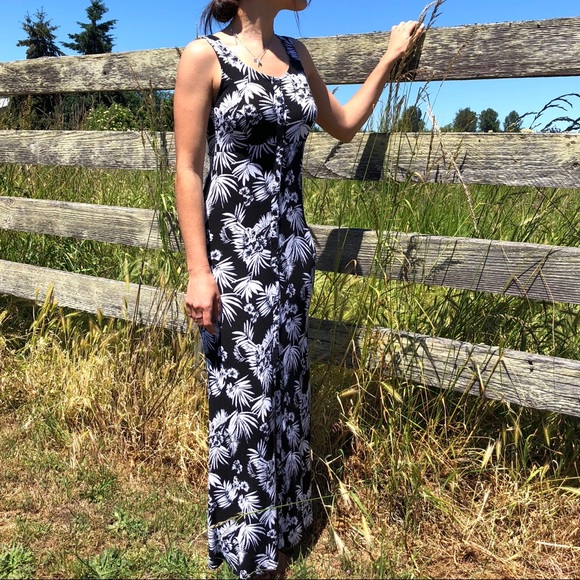 Forever 21 Dresses & Skirts - Forever 21 Tropical Print Maxi